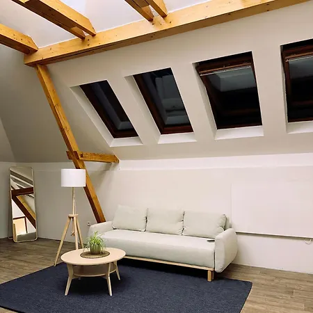 U Hodinare * מיקולוב